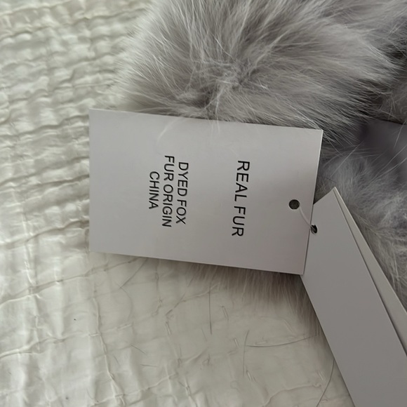 NWT GIFT ready Adrienne Landau fur collar. Dress up your coats or sweaters! - Picture 11 of 11